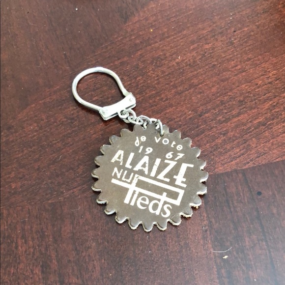 Vintage Engraved Keychain - Picture 1 of 3